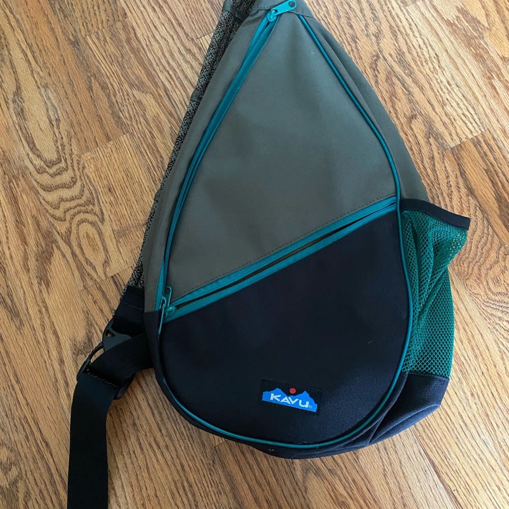 Kavu crossbody backpack